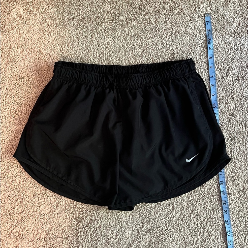 NIKE women’s running shorts